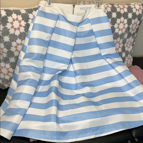 English Factory 2 piece shirt and skirt set size M - Picture 4 of 8